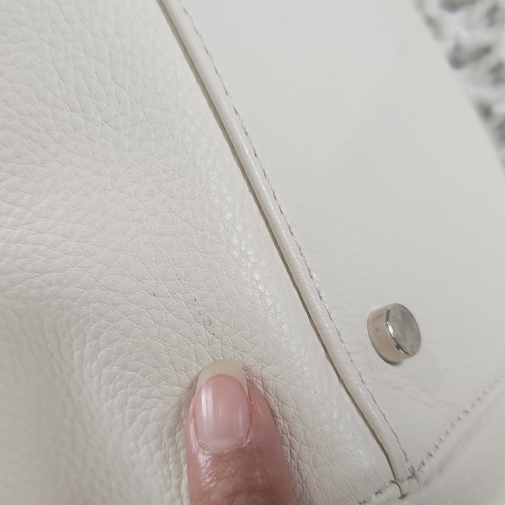 Antonio Melani cream shoulder handbags from strap handle drop 21", width 10", Ba - Picture 12 of 13